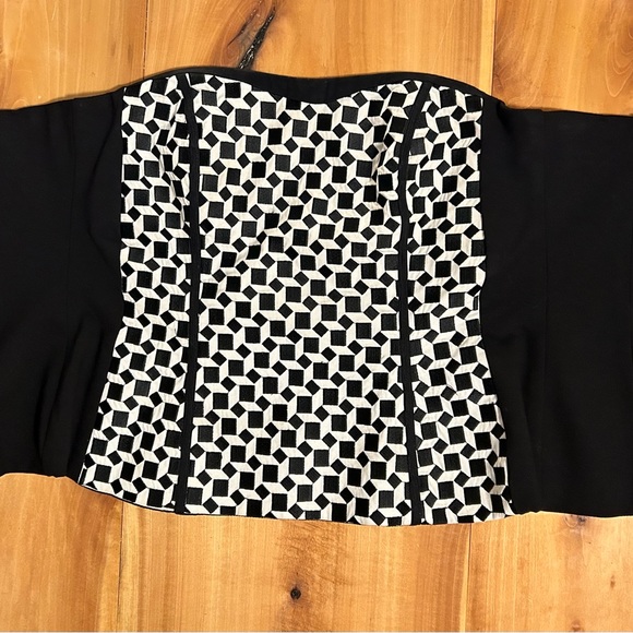 White House Black Market Corset Size 4 - Picture 6 of 8